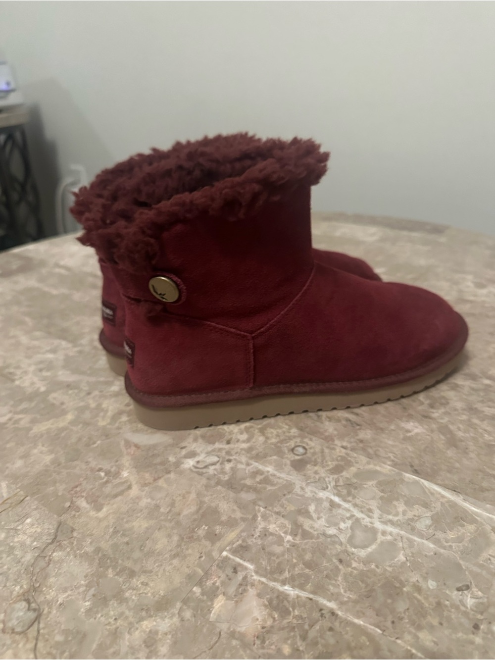 KOOLABURRA by UGG
Womens Boots JORDINA
Suede Button ZINFANDEL Red size 9